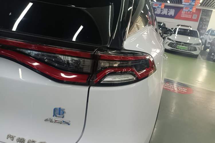 Used BYD Tang New Energy 2018 DM 2.0T All-Wheel Drive Smart Connectivity Luxury Model 7 Seats China V Emission Standard Exterior 3