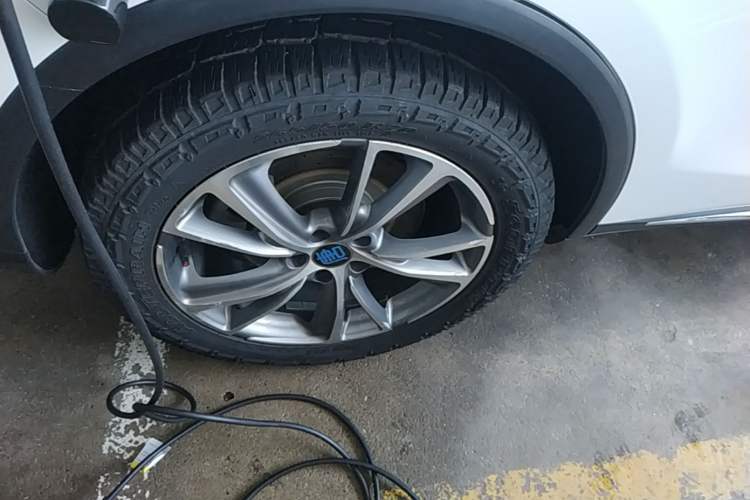 Used BYD Tang New Energy 2018 DM 2.0T All-Wheel Drive Smart Connectivity Enjoyment Model 5 Seats China V Emission Standard Exterior 5