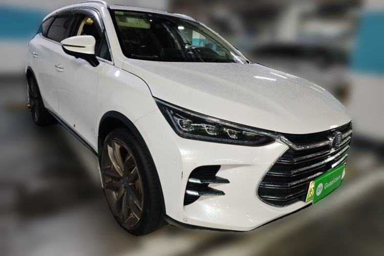 Used BYD Tang New Energy 2018 DM 2.0T All-Wheel Drive Smart Connect Advanced Model 7 Seats China V Emission Standard Front Right 45 Deg