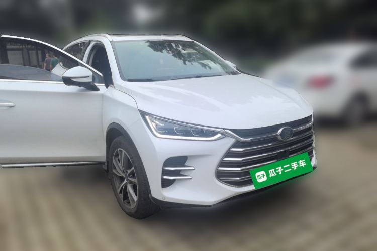 Used BYD Tang New Energy 2018 DM 2.0T All-Wheel Drive Smart Connect Advanced Model 7 Seats China V Emission Standard Front Right 45 Deg