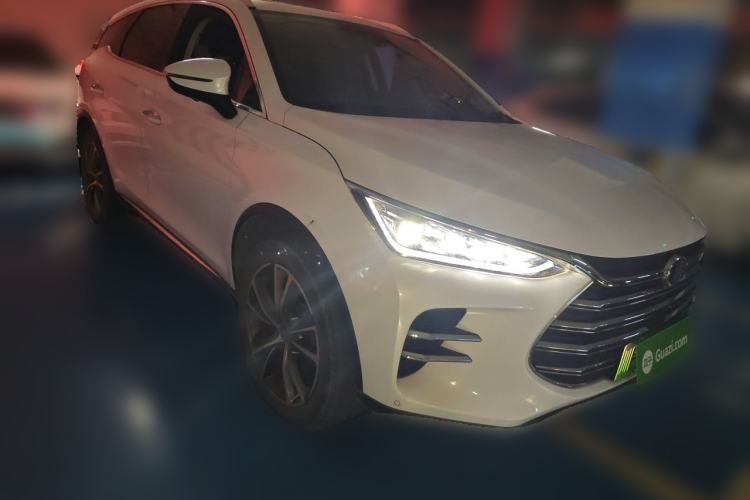 Used BYD Tang New Energy 2018 DM 2.0T All-Wheel Drive Smart Connectivity Luxury Model 7 Seats China V Emission Standard Front Right 45 Deg