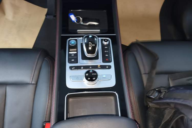 Used BYD Tang New Energy 2018 DM 2.0T All-Wheel Drive Smart Connectivity Enjoyment Model 5 Seats China V Emission Standard Gear Lever