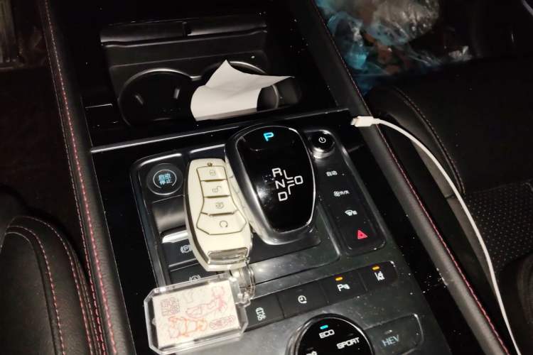 Used BYD Tang New Energy 2018 DM 2.0T All-Wheel Drive Smart Connect Advanced Model 7 Seats China V Emission Standard Gear Lever