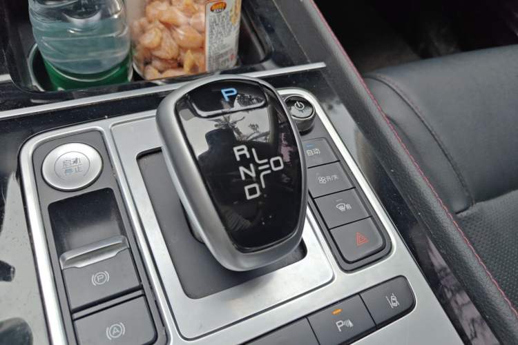Used BYD Tang New Energy 2018 DM 2.0T All-Wheel Drive Smart Connectivity Luxury Model 7 Seats China V Emission Standard Gear Lever