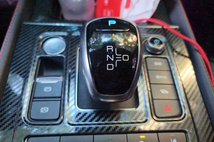 Used BYD Tang New Energy 2018 DM 2.0T All-Wheel Drive Smart Connect Genesis Edition 7 Seats China V Emission Standard Gear Lever
