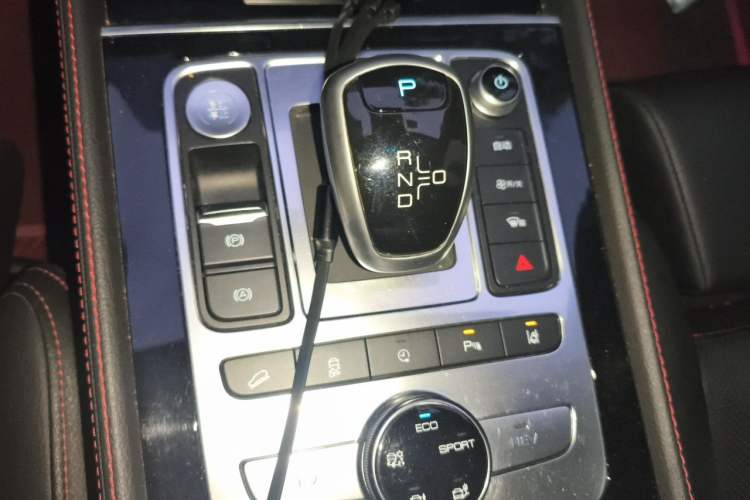 Used BYD Tang New Energy 2018 DM 2.0T All-Wheel Drive Smart Connect Genesis Edition 7 Seats China V Emission Standard Gear Lever