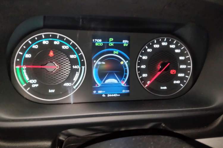 Used BYD Tang New Energy 2018 DM 2.0T All-Wheel Drive Smart Connect Advanced Model 7 Seats China V Emission Standard Instrument Cluster