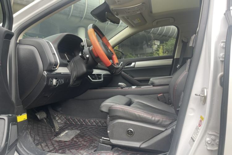 Used BYD Tang New Energy 2018 DM 2.0T All-Wheel Drive Smart Connect Elite 7-Seater China V Emission Standard Interior 1