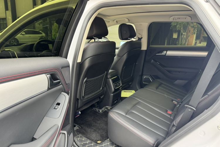 Used BYD Tang New Energy 2018 DM 2.0T All-Wheel Drive Smart Connect Innovation Model 5 Seats China V Emission Standard Interior 3