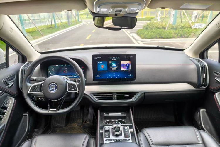 Used BYD Tang New Energy 2018 DM 2.0T All-Wheel Drive Smart Connectivity Enjoyment Model 5 Seats China V Emission Standard Interior 5