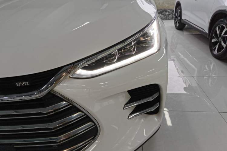 Used BYD Tang New Energy 2018 DM 2.0T All-Wheel Drive Smart Connect Elite 7-Seater China V Emission Standard Left Front Headlight