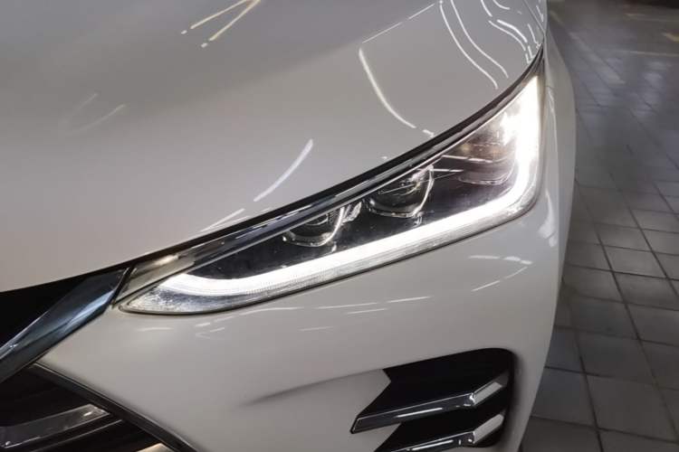 Used BYD Tang New Energy 2018 DM 2.0T All-Wheel Drive Smart Connectivity Enjoyment Model 5 Seats China V Emission Standard Left Front Headlight