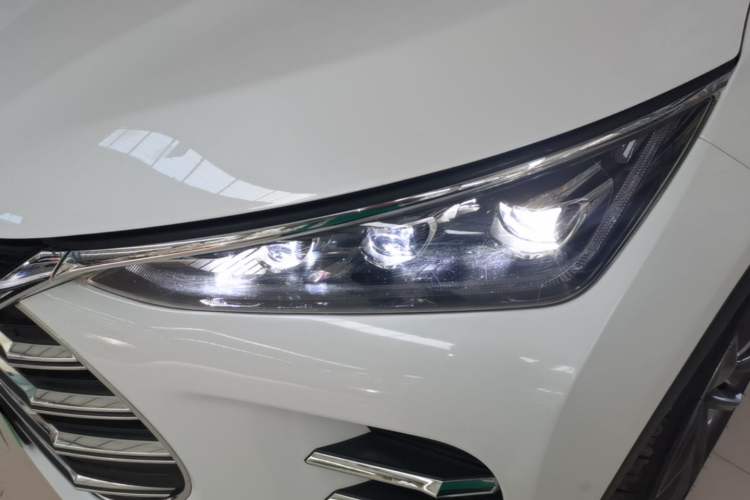 Used BYD Tang New Energy 2018 DM 2.0T All-Wheel Drive Smart Connect Advanced Model 7 Seats China V Emission Standard Left Front Headlight
