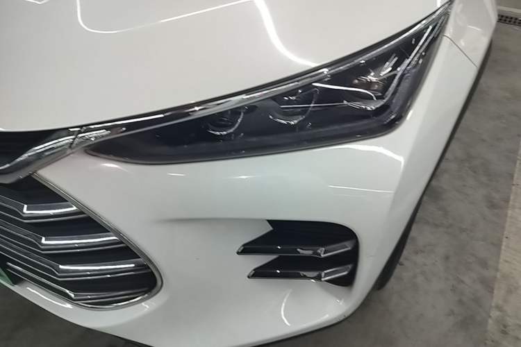 Used BYD Tang New Energy 2018 DM 2.0T All-Wheel Drive Smart Connectivity Luxury Model 7 Seats China V Emission Standard Left Front Headlight
