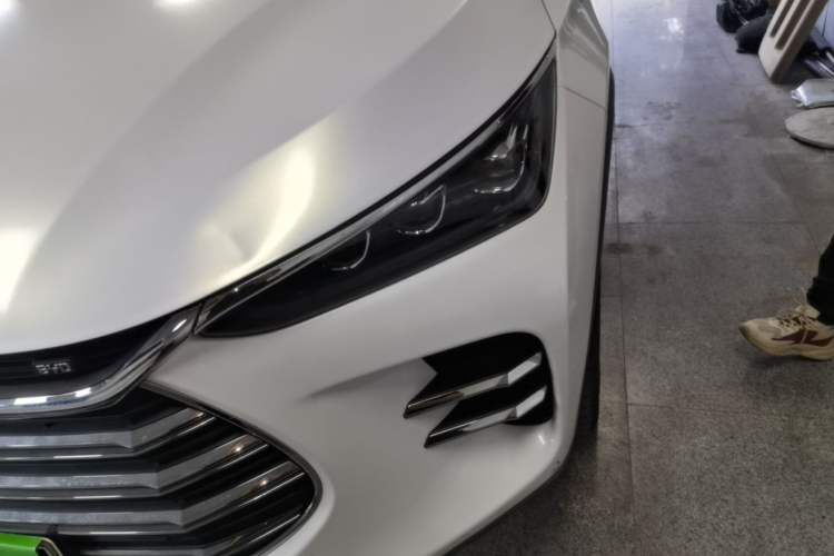 Used BYD Tang New Energy 2018 DM 2.0T All-Wheel Drive Smart Connectivity Luxury Model 7 Seats China V Emission Standard Left Front Headlight
