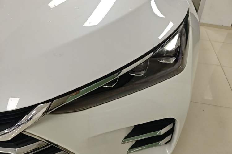 Used BYD Tang New Energy 2018 DM 2.0T All-Wheel Drive Smart Connect Elite 7-Seater China V Emission Standard Left Front Headlight
