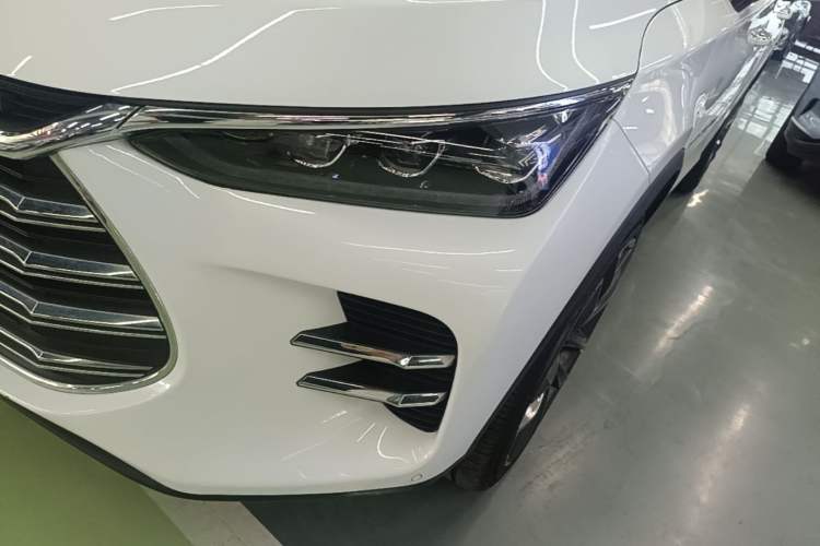 Used BYD Tang New Energy 2018 DM 2.0T All-Wheel Drive Smart Connectivity Luxury Model 7 Seats China V Emission Standard Left Front Headlight