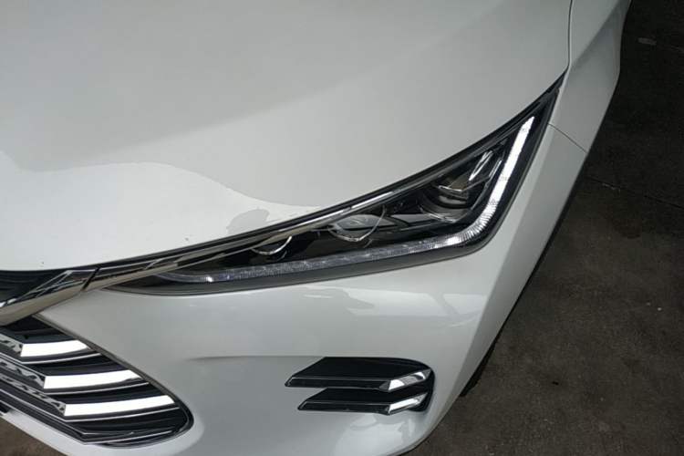Used BYD Tang New Energy 2018 DM 2.0T All-Wheel Drive Smart Connectivity Enjoyment Model 5 Seats China V Emission Standard Left Front Headlight