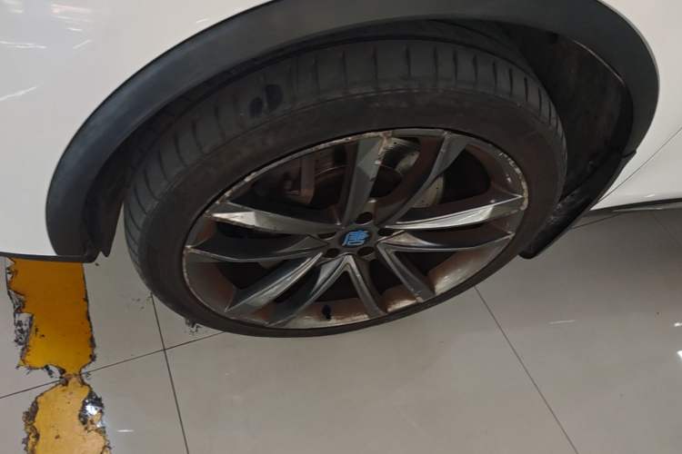 Used BYD Tang New Energy 2018 DM 2.0T All-Wheel Drive Smart Connectivity Luxury Model 7 Seats China V Emission Standard Left Front Wheel Hub