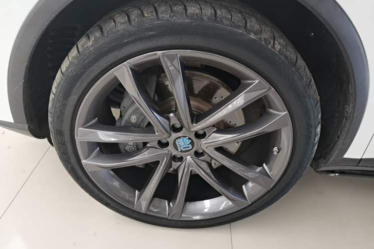 Used BYD Tang New Energy 2018 DM 2.0T All-Wheel Drive Smart Connect Advanced Model 7 Seats China V Emission Standard Left Front Wheel Hub