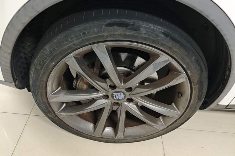Used BYD Tang New Energy 2018 DM 2.0T All-Wheel Drive Smart Connect Elite 7-Seater China V Emission Standard Left Front Wheel Hub