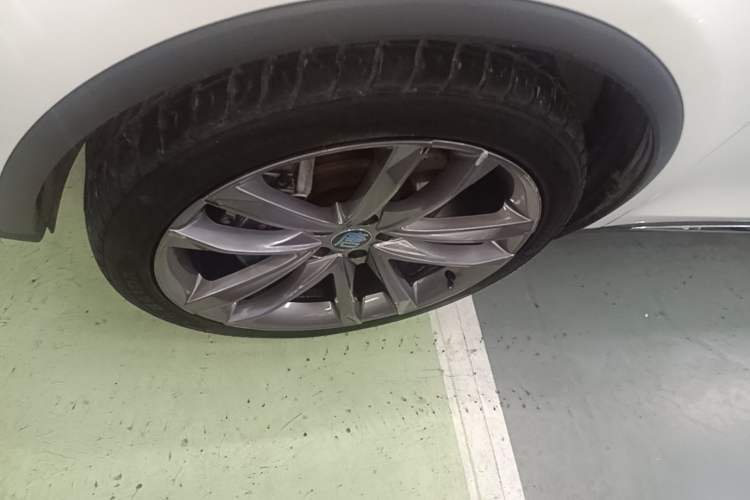 Used BYD Tang New Energy 2018 DM 2.0T All-Wheel Drive Smart Connect Genesis Edition 7 Seats China V Emission Standard Left Front Wheel Hub