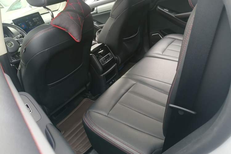 Used BYD Tang New Energy 2018 DM 2.0T All-Wheel Drive Smart Connect Advanced Model 7 Seats China V Emission Standard Left Rear Seat