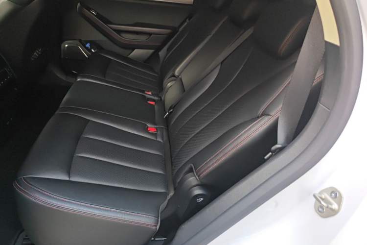 Used BYD Tang New Energy 2018 DM 2.0T All-Wheel Drive Smart Connectivity Luxury Model 7 Seats China V Emission Standard Left Rear Seat