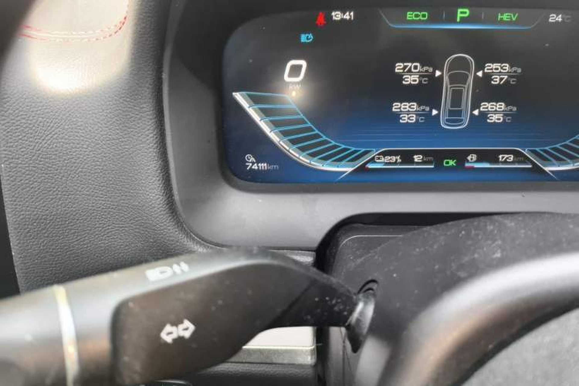 Used BYD Tang New Energy 2018 DM 2.0T All-Wheel Drive Smart Connectivity Luxury Model 7 Seats China V Emission Standard Odometer Close Up