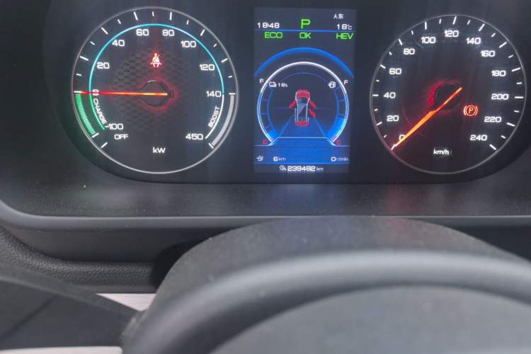Used BYD Tang New Energy 2018 DM 2.0T All-Wheel Drive Smart Connect Advanced Model 7 Seats China V Emission Standard Odometer Close Up