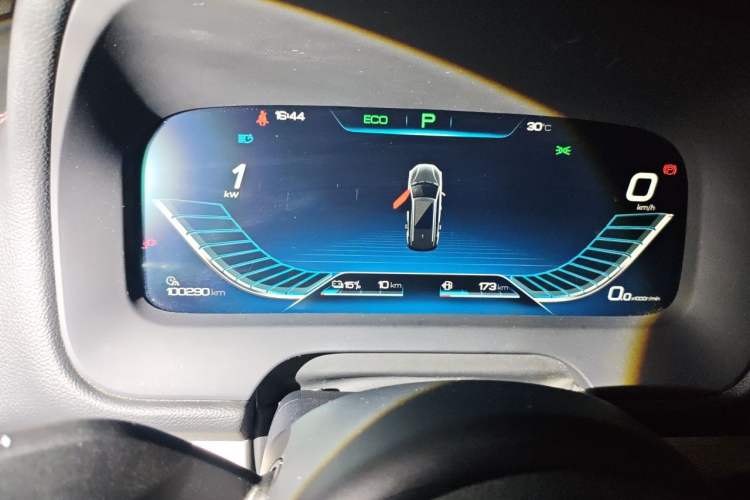 Used BYD Tang New Energy 2018 DM 2.0T All-Wheel Drive Smart Connect Genesis Edition 7 Seats China V Emission Standard Odometer Close Up