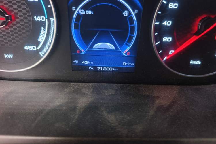 Used BYD Tang New Energy 2018 DM 2.0T All-Wheel Drive Smart Connect Advanced Model 7 Seats China V Emission Standard Odometer Close Up