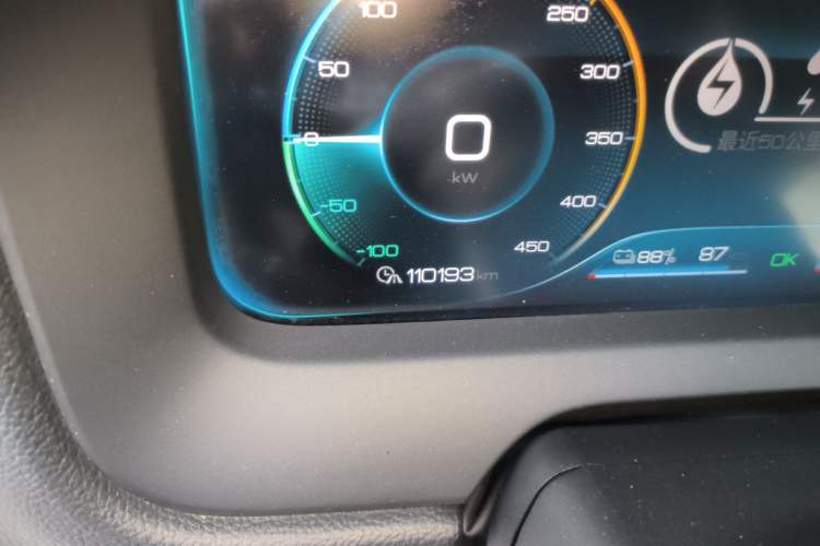 Used BYD Tang New Energy 2018 DM 2.0T All-Wheel Drive Smart Connect Elite 7-Seater China V Emission Standard Odometer Close Up