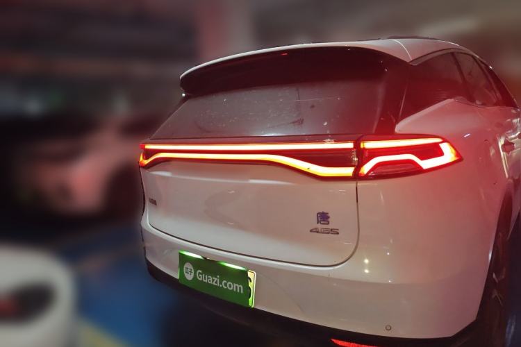 Used BYD Tang New Energy 2018 DM 2.0T All-Wheel Drive Smart Connectivity Luxury Model 7 Seats China V Emission Standard Rear