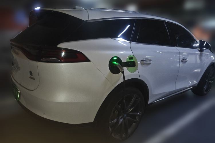Used BYD Tang New Energy 2018 DM 2.0T All-Wheel Drive Smart Connect Genesis Edition 7 Seats China V Emission Standard Rear Right 45 Deg