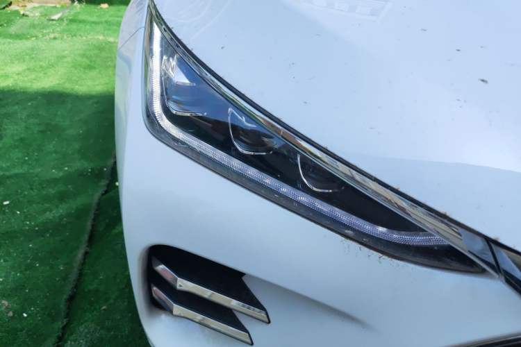 Used BYD Tang New Energy 2018 DM 2.0T All-Wheel Drive Smart Connectivity Luxury Model 7 Seats China V Emission Standard Right Front Headlight