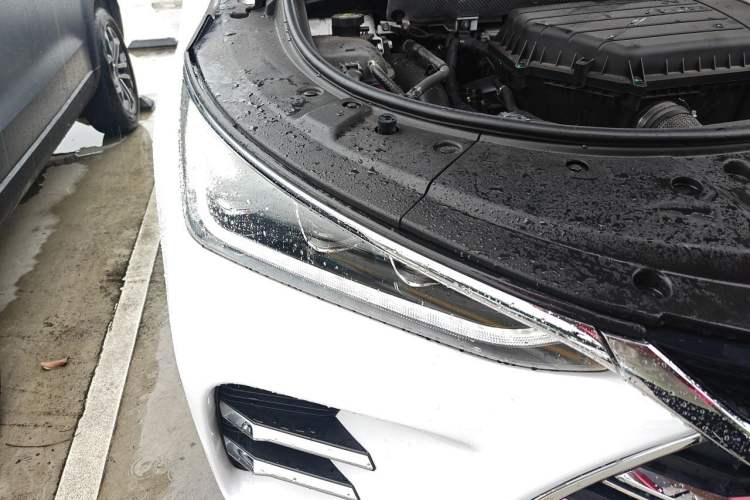 Used BYD Tang New Energy 2018 DM 2.0T All-Wheel Drive Smart Connectivity Luxury Model 7 Seats China V Emission Standard Right Front Headlight