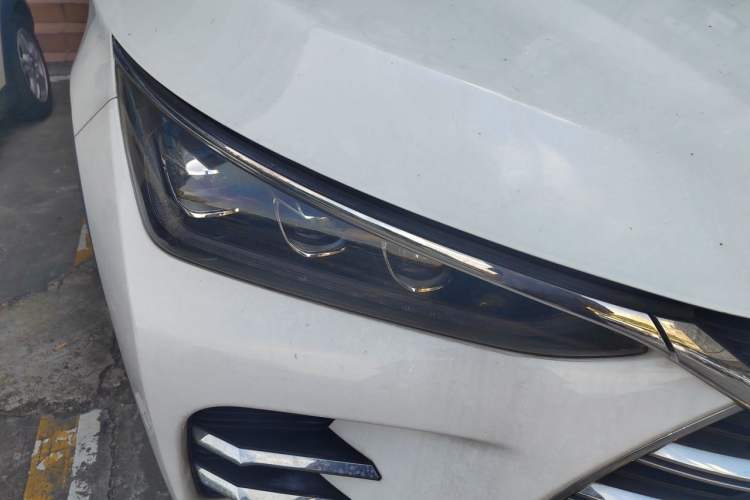 Used BYD Tang New Energy 2018 DM 2.0T All-Wheel Drive Smart Connectivity Enjoyment Model 5 Seats China V Emission Standard Right Front Headlight