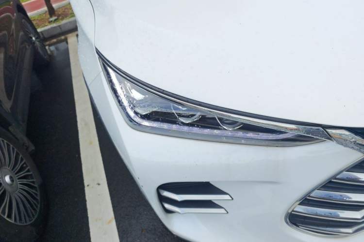 Used BYD Tang New Energy 2018 DM 2.0T All-Wheel Drive Smart Connect Advanced Model 7 Seats China V Emission Standard Right Front Headlight