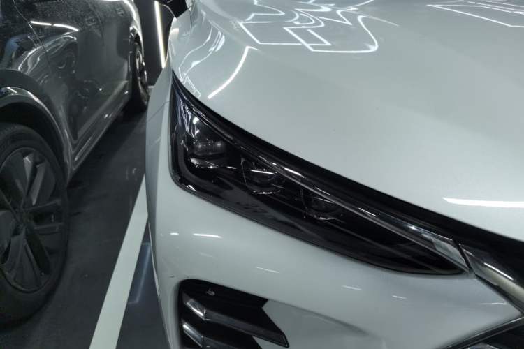Used BYD Tang New Energy 2018 DM 2.0T All-Wheel Drive Smart Connect Elite 7-Seater China V Emission Standard Right Front Headlight