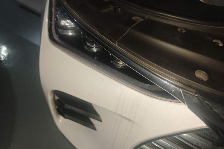 Used BYD Tang New Energy 2018 DM 2.0T All-Wheel Drive Smart Connect Genesis Edition 7 Seats China V Emission Standard Right Front Headlight