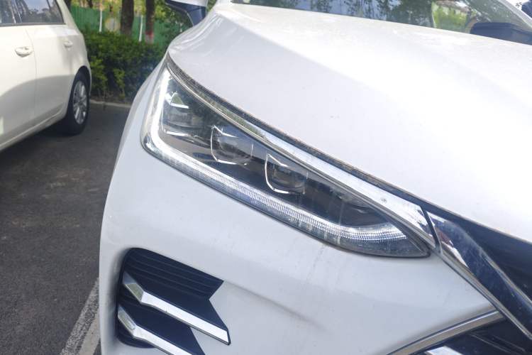 Used BYD Tang New Energy 2018 DM 2.0T All-Wheel Drive Smart Connectivity Enjoyment Model 5 Seats China V Emission Standard Right Front Headlight