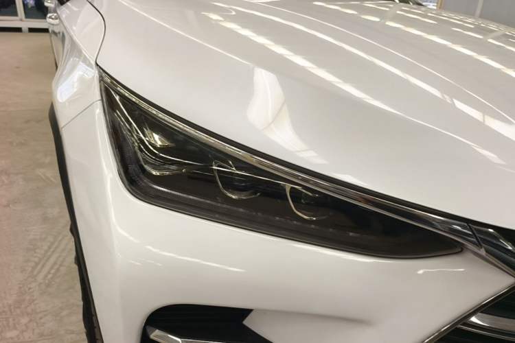 Used BYD Tang New Energy 2018 DM 2.0T All-Wheel Drive Smart Connect Advanced Model 7 Seats China V Emission Standard Right Front Headlight