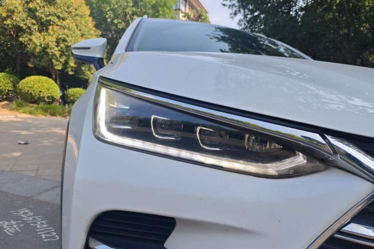 Used BYD Tang New Energy 2018 DM 2.0T All-Wheel Drive Smart Connect Advanced Model 7 Seats China V Emission Standard Right Front Headlight