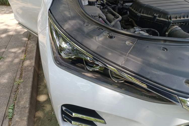 Used BYD Tang New Energy 2018 DM 2.0T All-Wheel Drive Smart Connectivity Luxury Model 7 Seats China V Emission Standard Right Front Headlight