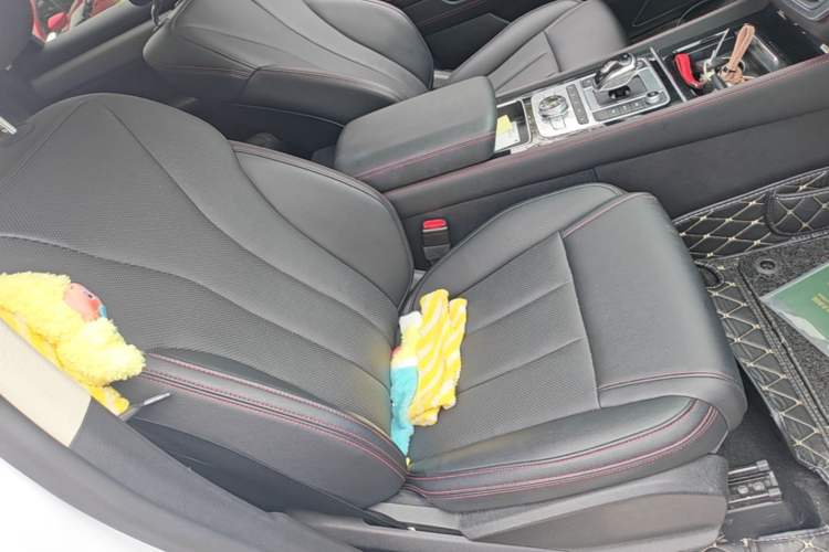 Used BYD Tang New Energy 2018 DM 2.0T All-Wheel Drive Smart Connectivity Luxury Model 7 Seats China V Emission Standard Right Front Seat