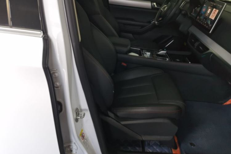 Used BYD Tang New Energy 2018 DM 2.0T All-Wheel Drive Smart Connectivity Luxury Model 7 Seats China V Emission Standard Right Front Seat