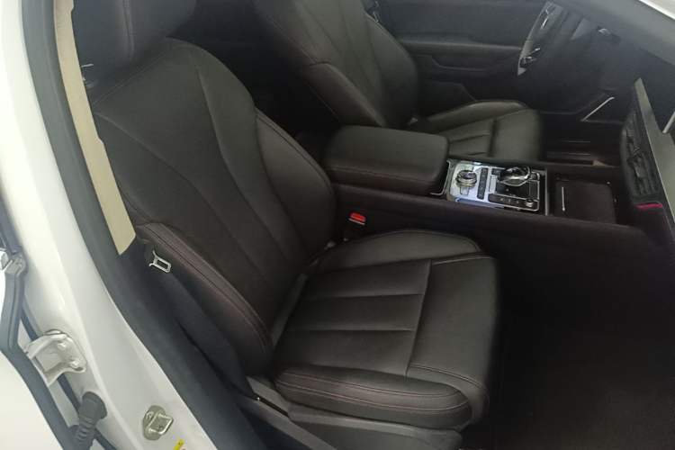 Used BYD Tang New Energy 2018 DM 2.0T All-Wheel Drive Smart Connectivity Luxury Model 7 Seats China V Emission Standard Right Front Seat