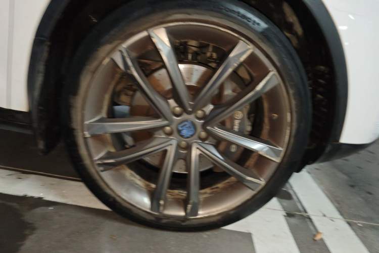 Used BYD Tang New Energy 2018 DM 2.0T All-Wheel Drive Smart Connect Advanced Model 7 Seats China V Emission Standard Right Front Wheel Hub