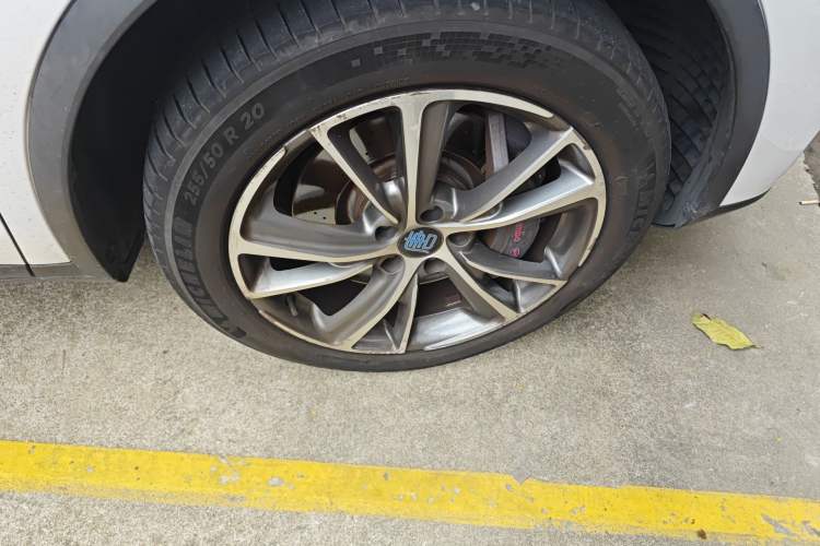 Used BYD Tang New Energy 2018 DM 2.0T All-Wheel Drive Smart Connectivity Luxury Model 7 Seats China V Emission Standard Right Front Wheel Hub